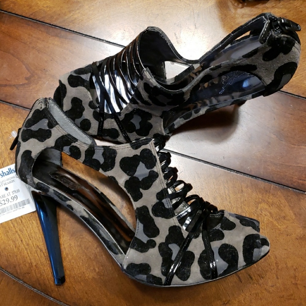 NEW Carlos by Carlos Santana Peep Toe Booties